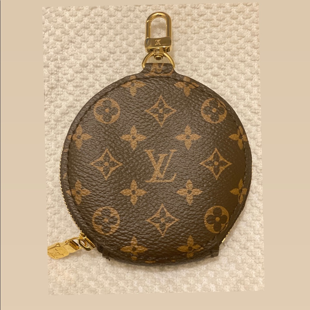Lv round coin purse